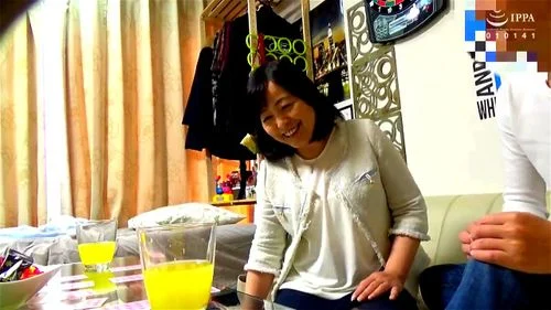 どこにでもいそうな普通のぽっちゃり熟女…だからこそ興奮する！イケメンナンパ師の口車に乗せられて持ち帰り＆中出しSEX(