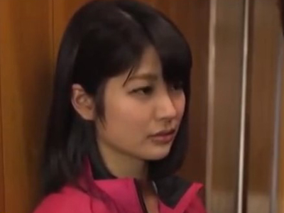 友人の彼氏を誘って浮気大人の関係に持ち込む淫乱美少女ｗ