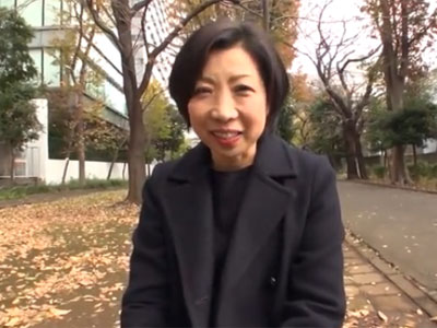 欲求不満で自分から応募してきたいやらしい熟女妻に遠慮なく生中出し