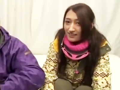 「ダメ聞こえちゃう！」ハーフ顔な素人に見えん娘が彼氏のすぐ近くで浮気パコｗ