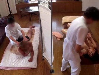 「だ、ダメ逝っちゃう♡」ネトラレ願望強すぎ夫が仕組んだ罠→気づいていないフリをして隣でネトラレる妻をガン見