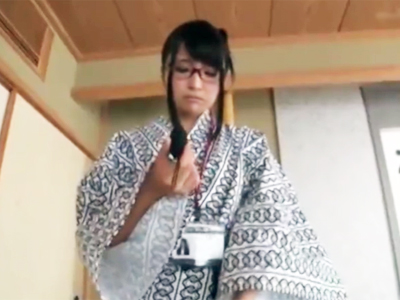 地味だけど妙に色気のあるメガネOLとヤりまくり温泉旅行へGO！