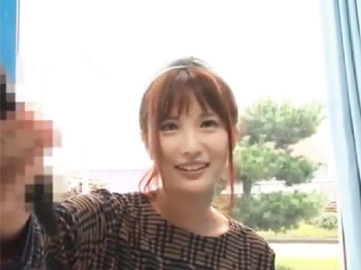 「太ぃの奥まで感じるよぉお///」激カワアパレル店員がMM号で本気イキ→草食系チンポに膣内射精される