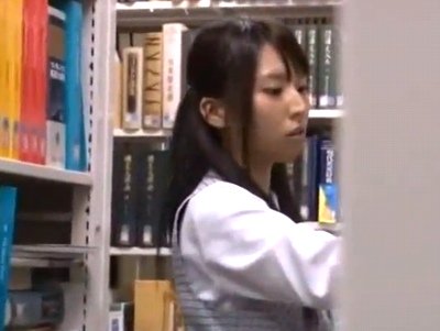 美女OLが図書館で狙われる！人気のないところへ呼び出してガッツリハメ撮り！