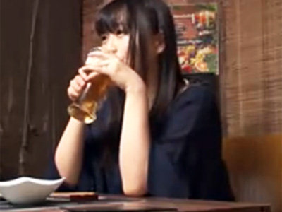 居酒屋で意気投合した美女を酔わせて持ち帰りほろ酔い状態で生発射パコｗ