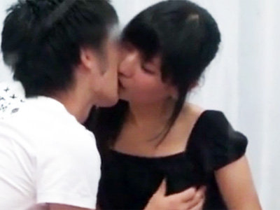 「本当にするの？」MM号に招待されたカップルが隠しカメラに気づかずガチセクロス！