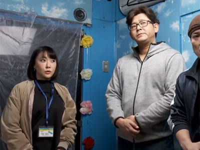 巨乳でドスケベな身体つきの新人ADがMM号の準備中に犯され膣内射精フィニッシュ