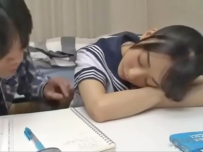 お兄ちゃん大好きな妹JKがお勉強中に兄を誘惑し生発射近親パコ